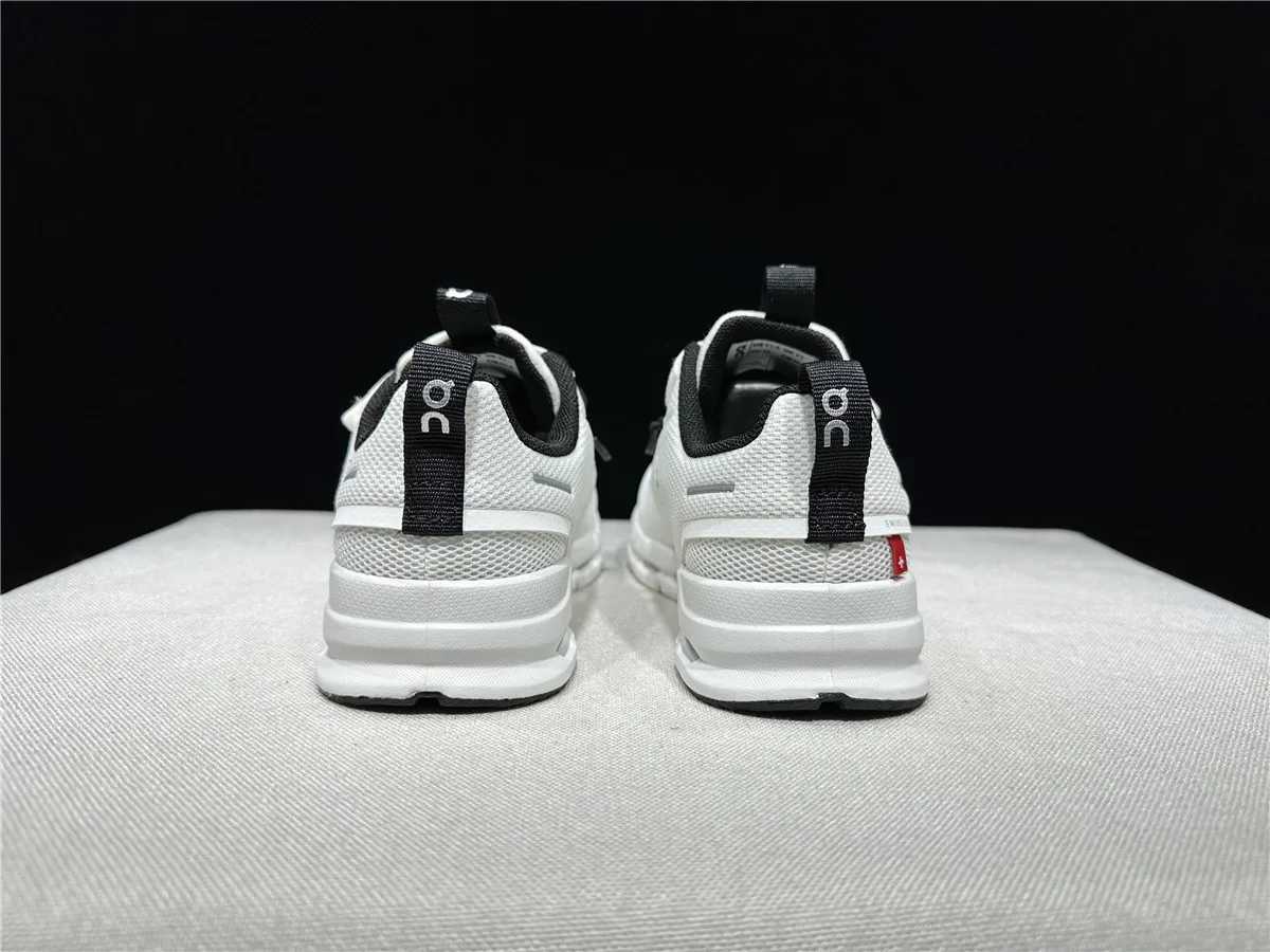 On Cloud Play New 2024 Low-Cut Boy Gilrs Running Kid Shoes Lightweight Breathable Non-Slip Cushioning For Sports Training TennisC250403