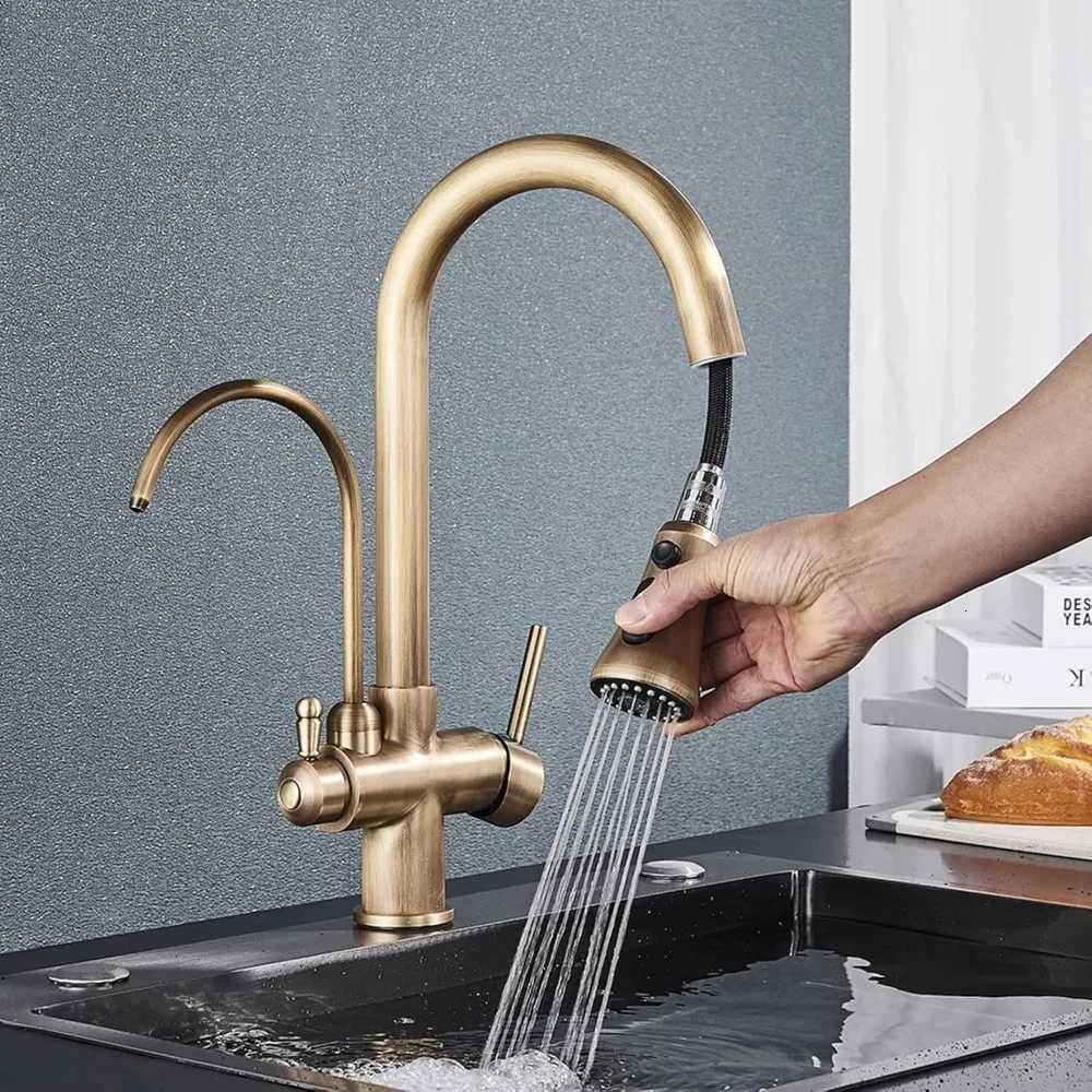 Vintage Brass Pl-Down Kitchen Faucet with Swivel Spout and Triple Function Spray Y251104