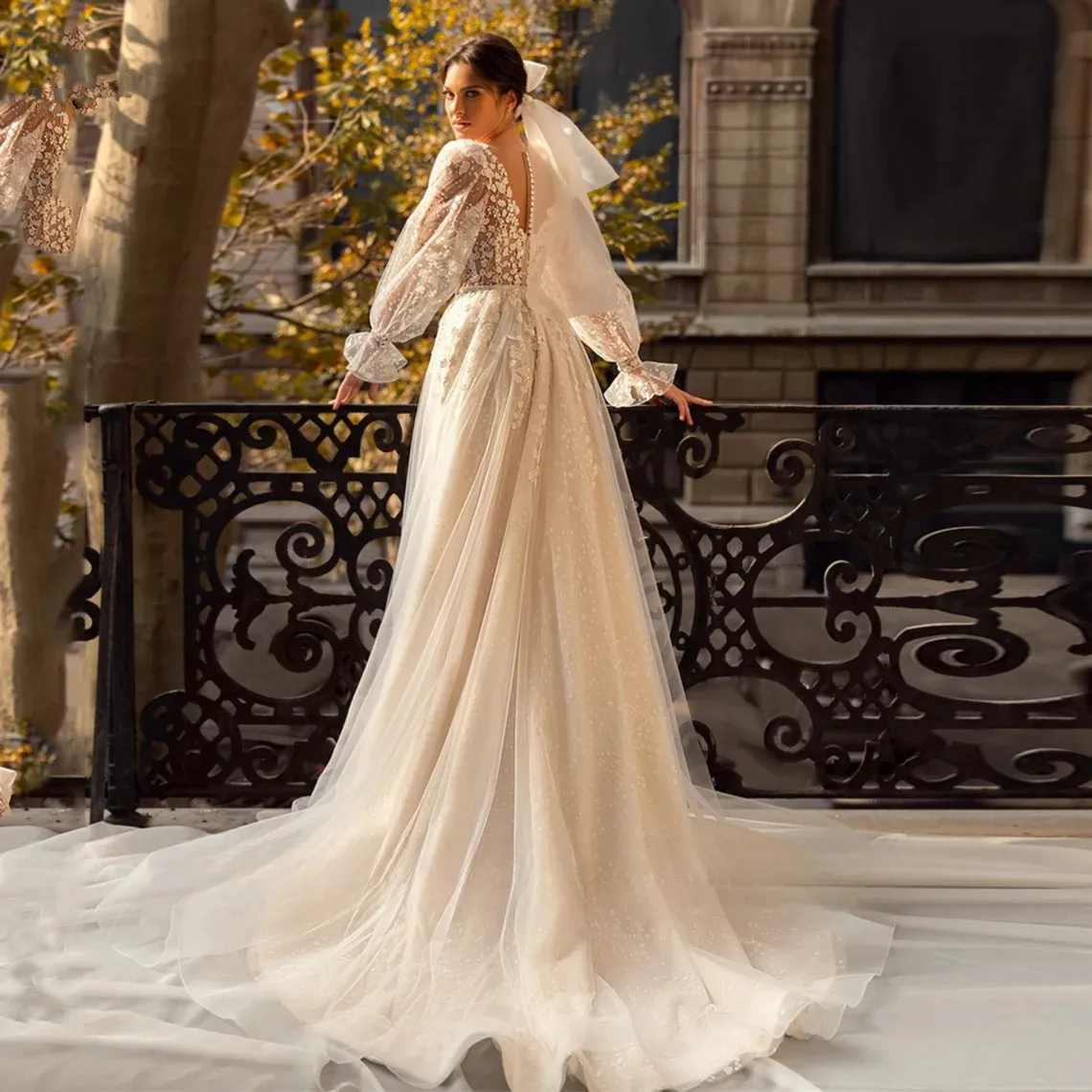 Floral V Neck Wedding Dresses Long Sleeves Beading Lace Appliques Bridal Gowns Backless Buttons Vestido De Novia