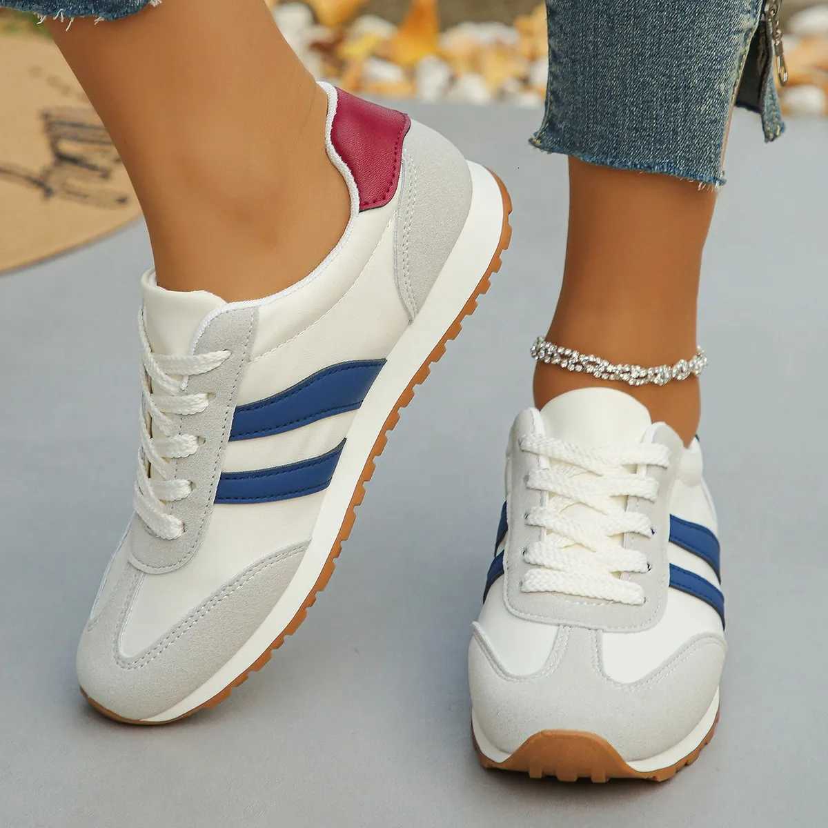 Womens Casual Lightweight Breathable Sport Shoes 2025 Spring Autumn New All-match Running Sneakers Zapatos De Mujer Tenis Jeans X251104
