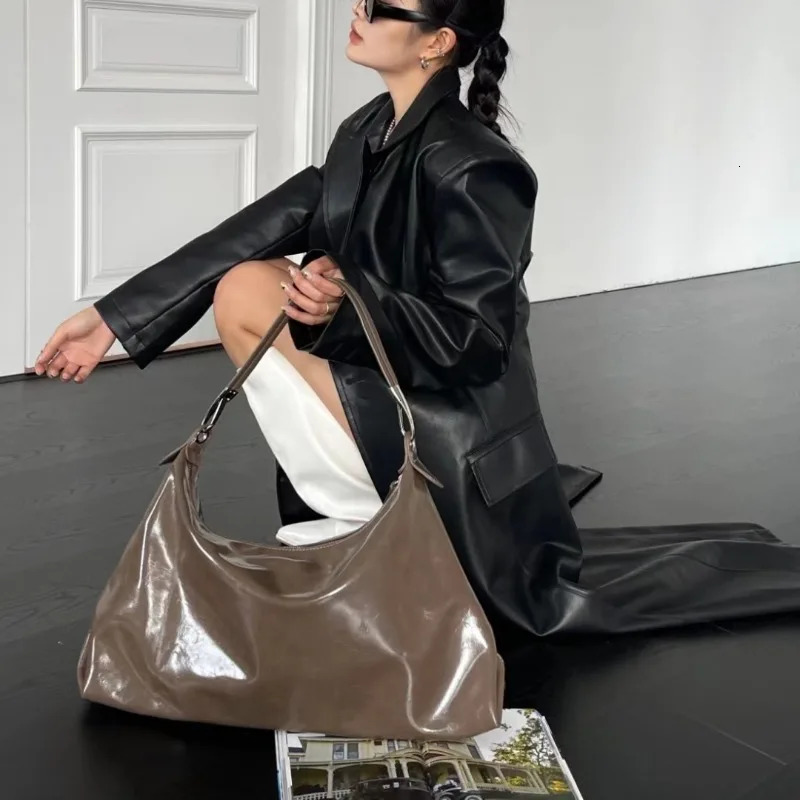 Burgundy Womens Tote Bag Aesthetic Vintage Fashion Advanced Leather Shoulder Bag Autumn and Winter Large Capacity Handbag bolsa251104ww