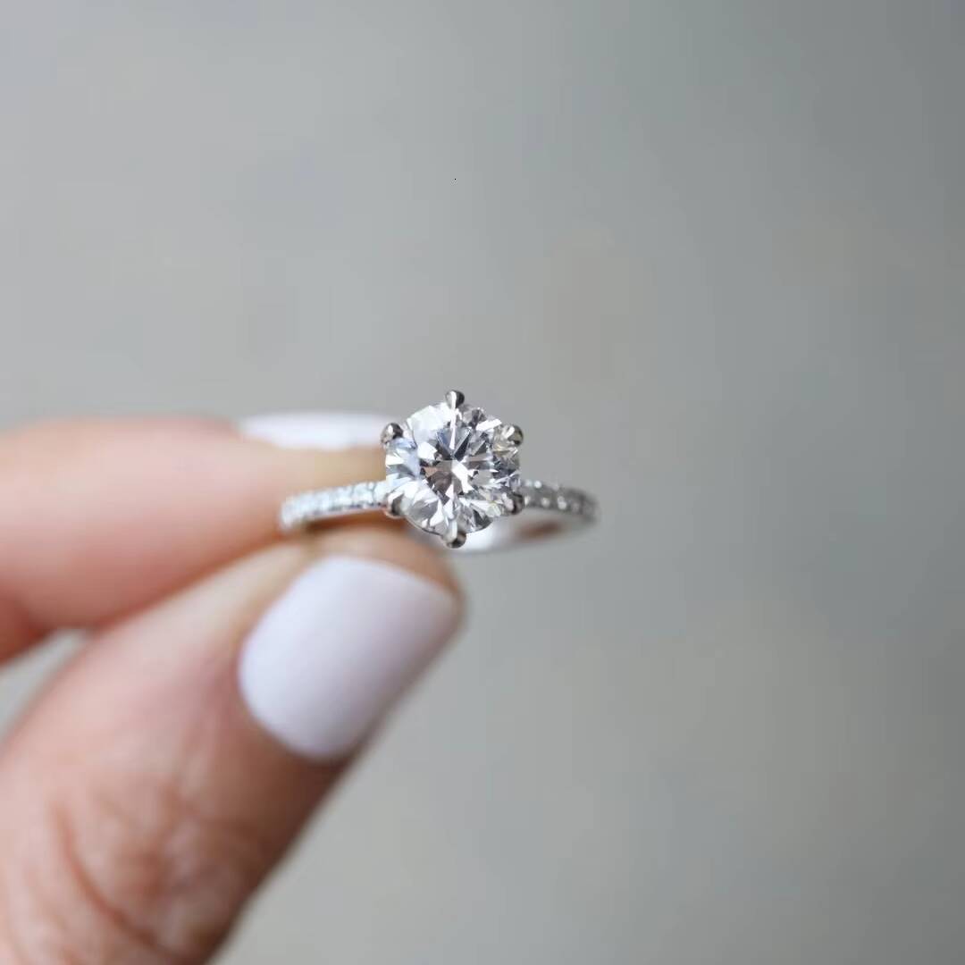 Elegant VVS Moissanite Solitaire Ring for Women 14K/18K White Gold 6 Prongs 65MM 2CT 3CT Round Cut GRA Certificate