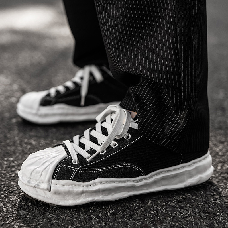 designer shoes 2025 autumn men's shoes trendy Japanese style skateboard shoes men's casual flat-bottomed lace-up personalized canvas shoes