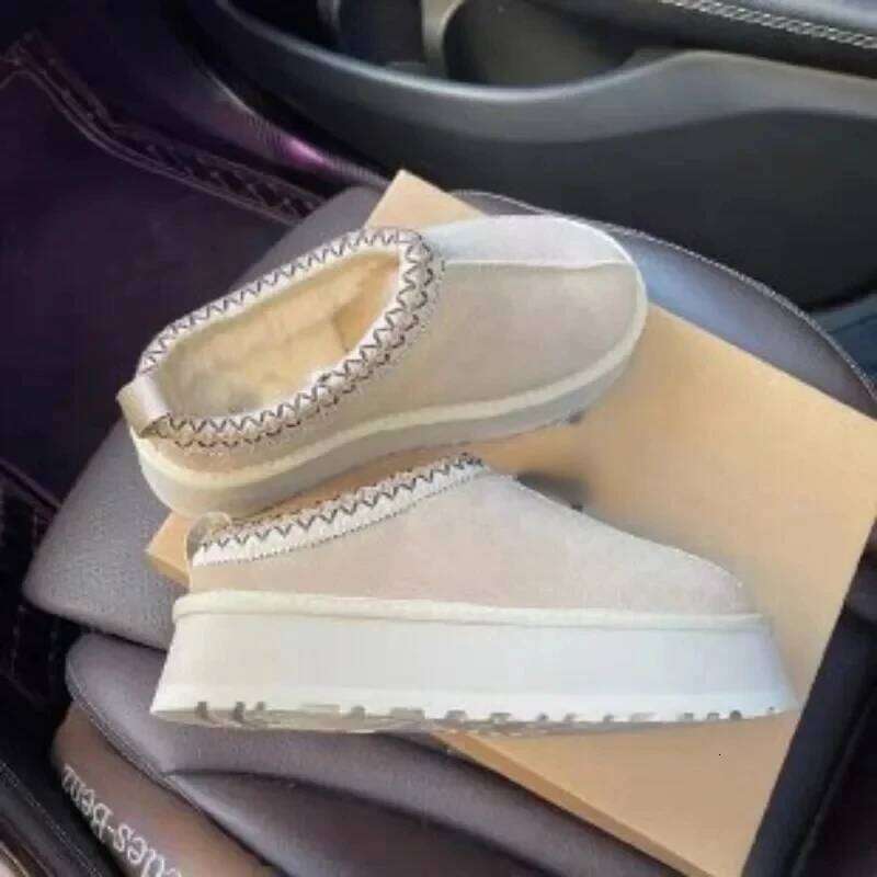 2025 New Winter Short Plush Flats Snow Warm Suede Thick-soled Shoes Women's Chelsea Boots Large Size Botas Mujer