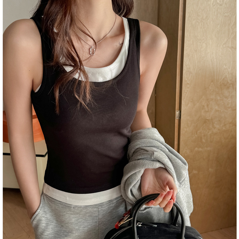 American style fake two-piece camisole vest for womens summer new design niche and spicy girl wearing it out to show off weight and cover the accessor