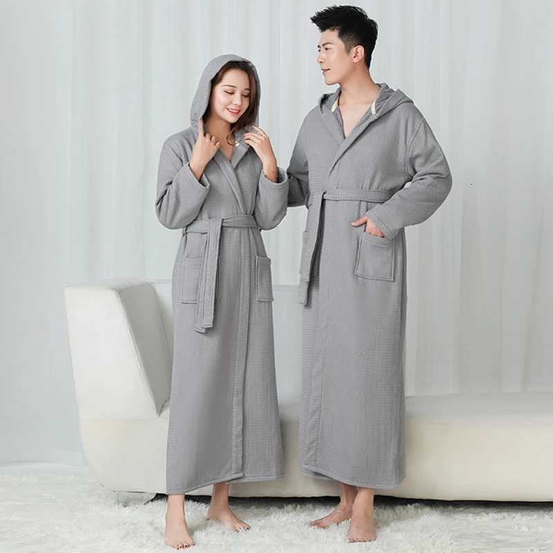Thicken And Lengthen Lovers Hooded Robe 100 Cotton Waffle Robe For Men Women Robe Winter Warm Bathrobe New Arrival Hotel Robe C251104