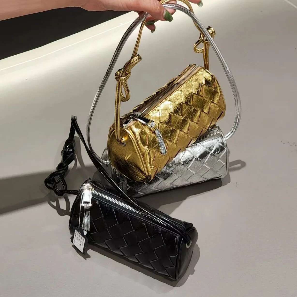 Nicheversatile New Women's Crossbody Bag Handwoven Top Layer Cow Leather Single Shoulder Sier Color Versatile Style For Women