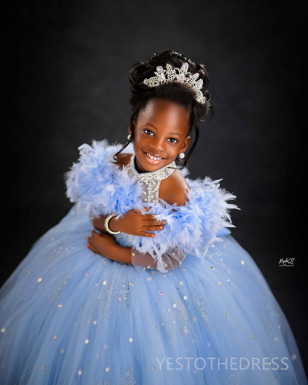 2025 Aso Ebi Blue Flower Girl Dresses Children Birthday Dress Illusion Feather High Neck Rhinestones Tiered Tulle Princess Queen Ball Gown For Marriag