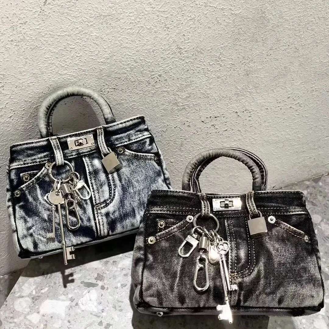 Jeans 2025 New Classic Lock Design Old Washing Denim Toe Bag Fashion Vintage Street Trend Motorcycle Style Women Handbag