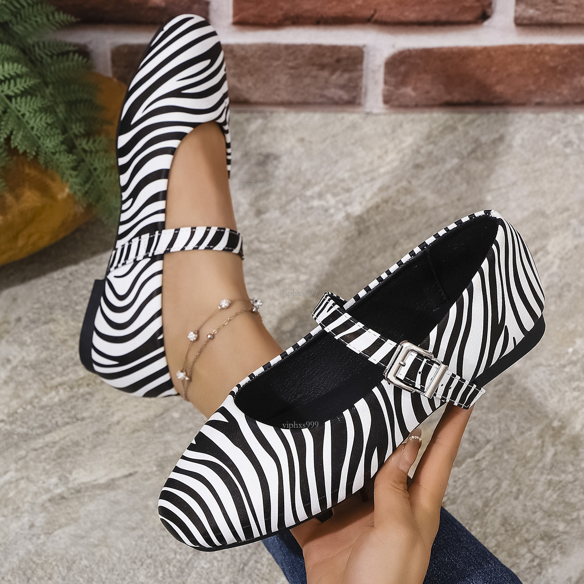 New Designer Sandals With Free Shipping Square Toe Texture New Comfortable And Casual Versatile One Foot Fashion Flat Mary Jane Women's Shoes Sin