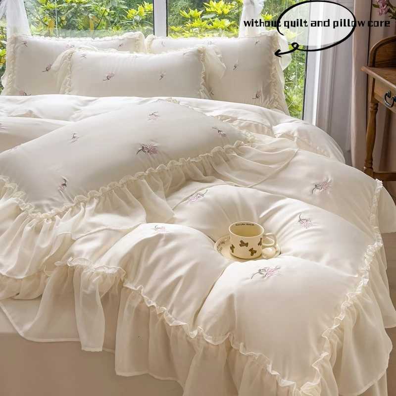 3pcs Elegant rose embroidery Bedding set Lace Duvet Cover Set 1Duvet Cover 2lowcase Without Corefor bedro guest ro H251104