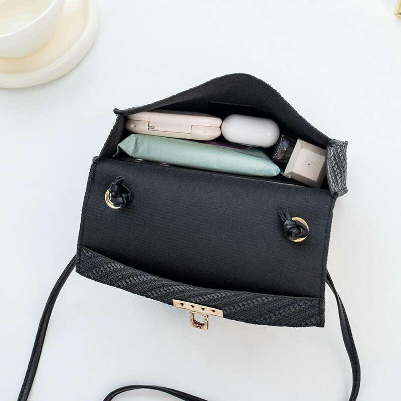 Small fashionable embossed women's fresh and sweet drawstring crossbody shoulder bag, small square bag