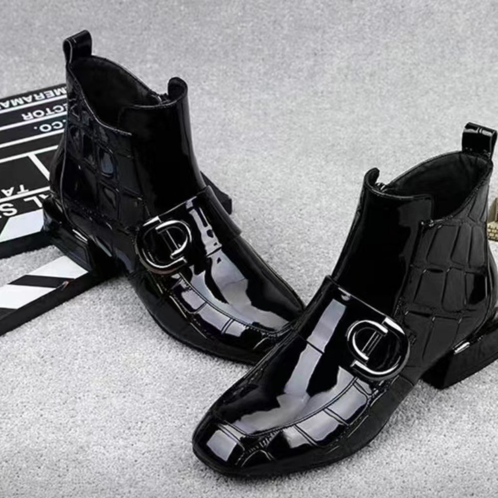 2025 new short patent leather flat bottomed square toe side zipper with velvet British designer fashionable women's bare boots