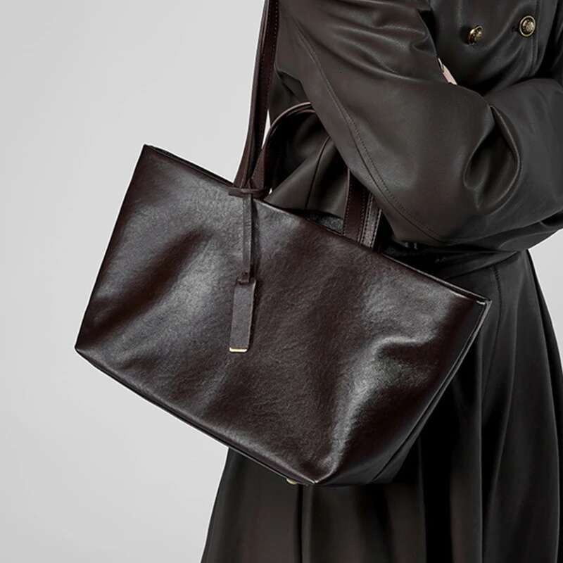 Women's Bags Toptrends Cow Genuine Leather Large Underarm Shoulder Bags For Women 2025 Designer Trapeze Tote Shopping Ladies Handbags