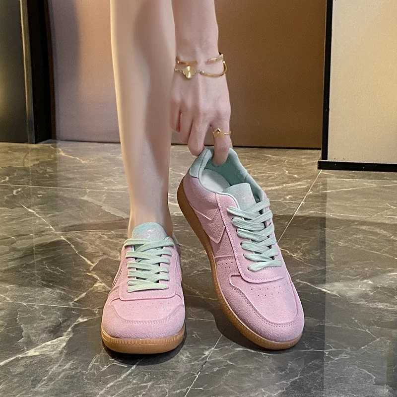 designer artificial suede womens sports shoes flat casual running shoes classic and fashionable womens shoes spring/summer 2025 Z250403