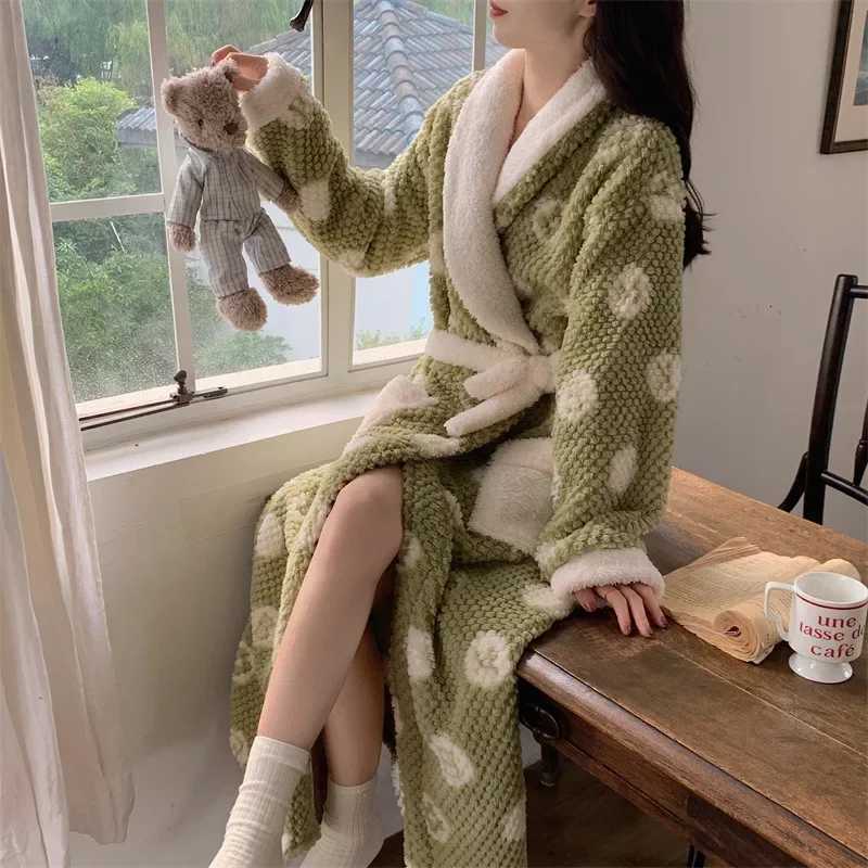 Fashion Womens Pajamas Cute Pijama Winter Sleepwear Warm Robe Sets Long Home Wear Bathrobe Plus Velvet Warmth Coral Fleece Nightgown Y251104