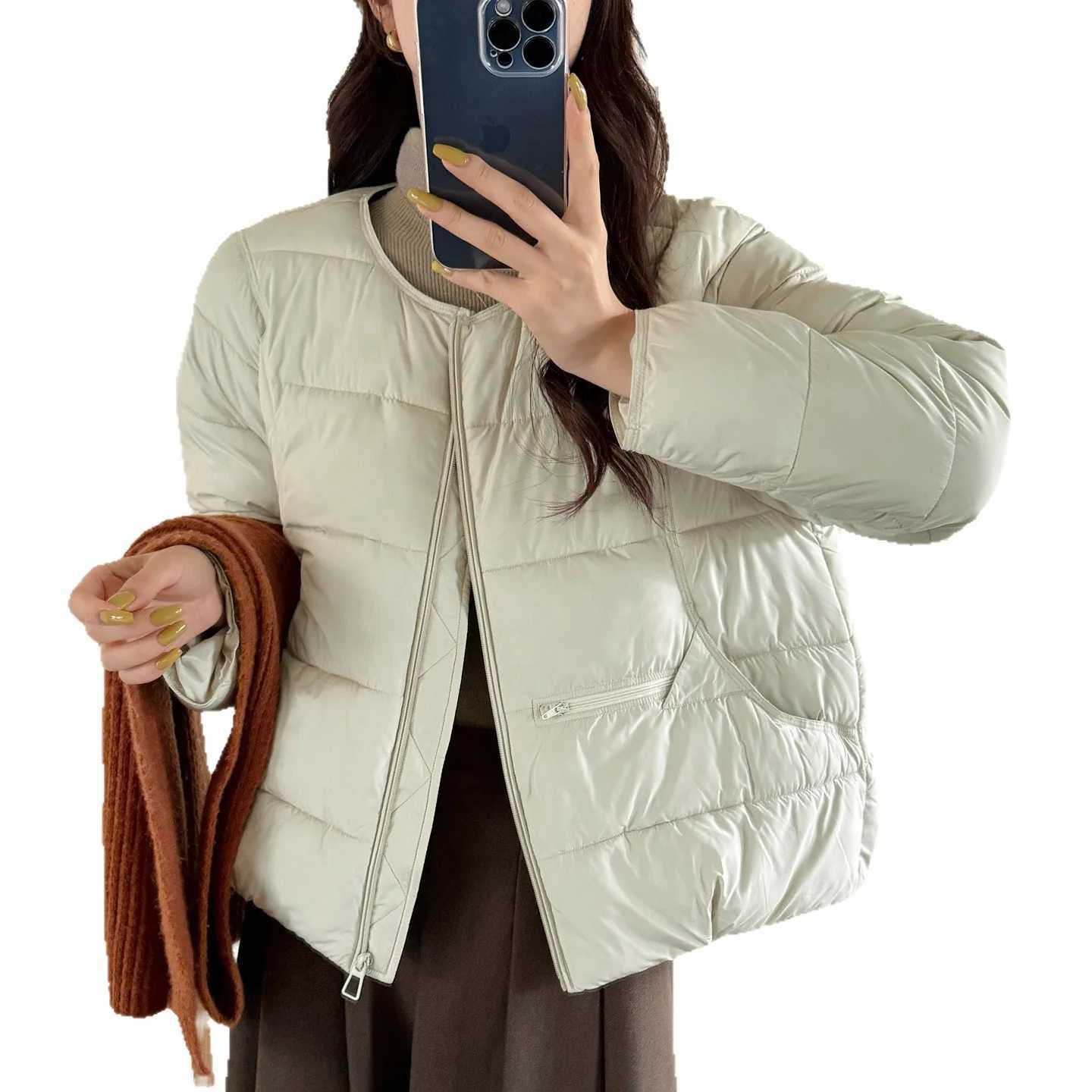 Down and Cotton Jacket Womens Winter New Fashionable Round Neck Loose Small Fragrance Style Warm and Lightweight Short Jacket J251104