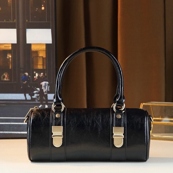 Advanced Sense Stick Mantou Women's Fashion Simple One Shoulder Messenger Bag Black Small Handbag