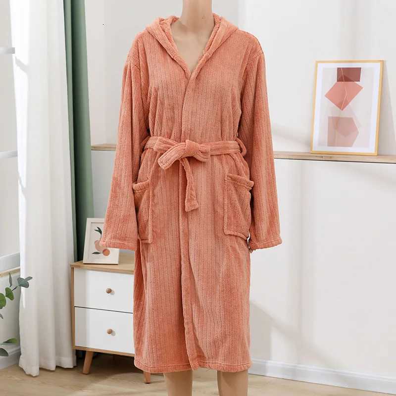 Thicken Coral Fleece Robe Lady Shower Bath Gown Onesize Pajamas Autumn and Winter Warm Homewear Kimono Loungewear Nightwear C251104