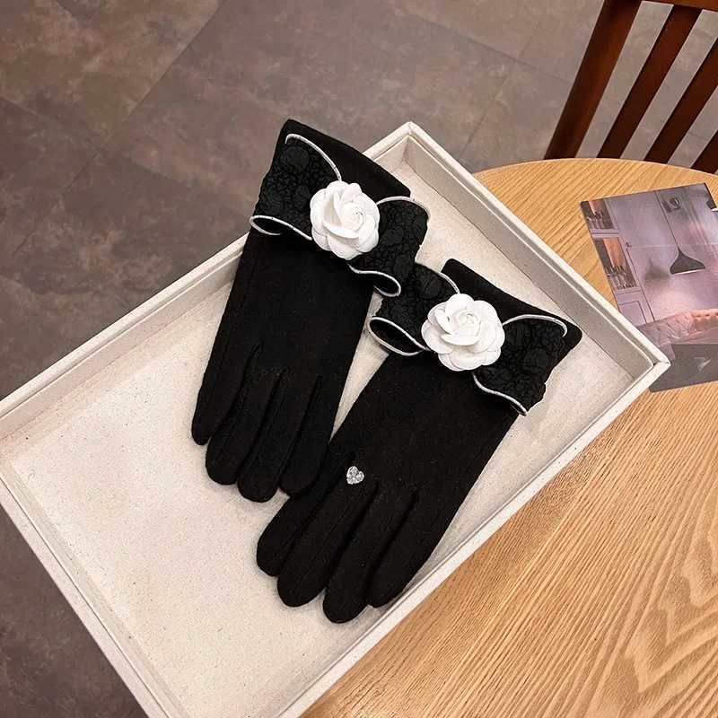 Winter Cashmere Gloves Women Luxury Brand Designer Rhinestone Big Flower Wool Mittens Female Touchable Cycling Warm Gloves GiftL251104