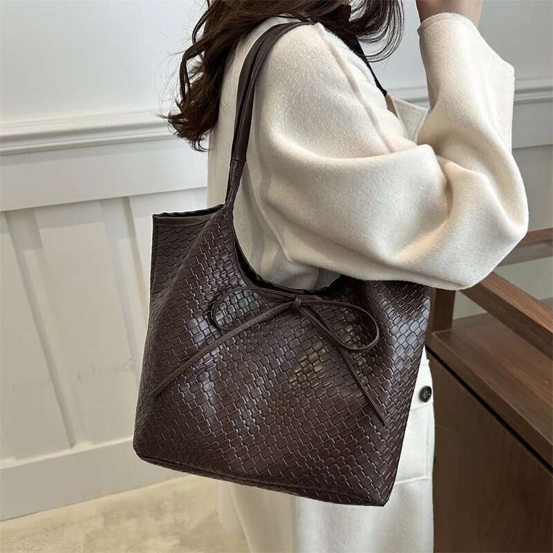2025 New Fashion Casual Shoulder Handbag Retro Bow Large Capacity Tote Underarm Bag