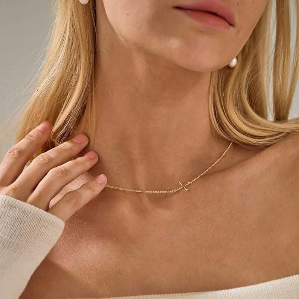 MEDFOLY Cross Necklace for Women 18K Gold Plated Dainty Tiny Sideways Cross Choker Necklace Adjustable Trendy Faith JewelryXJ251104