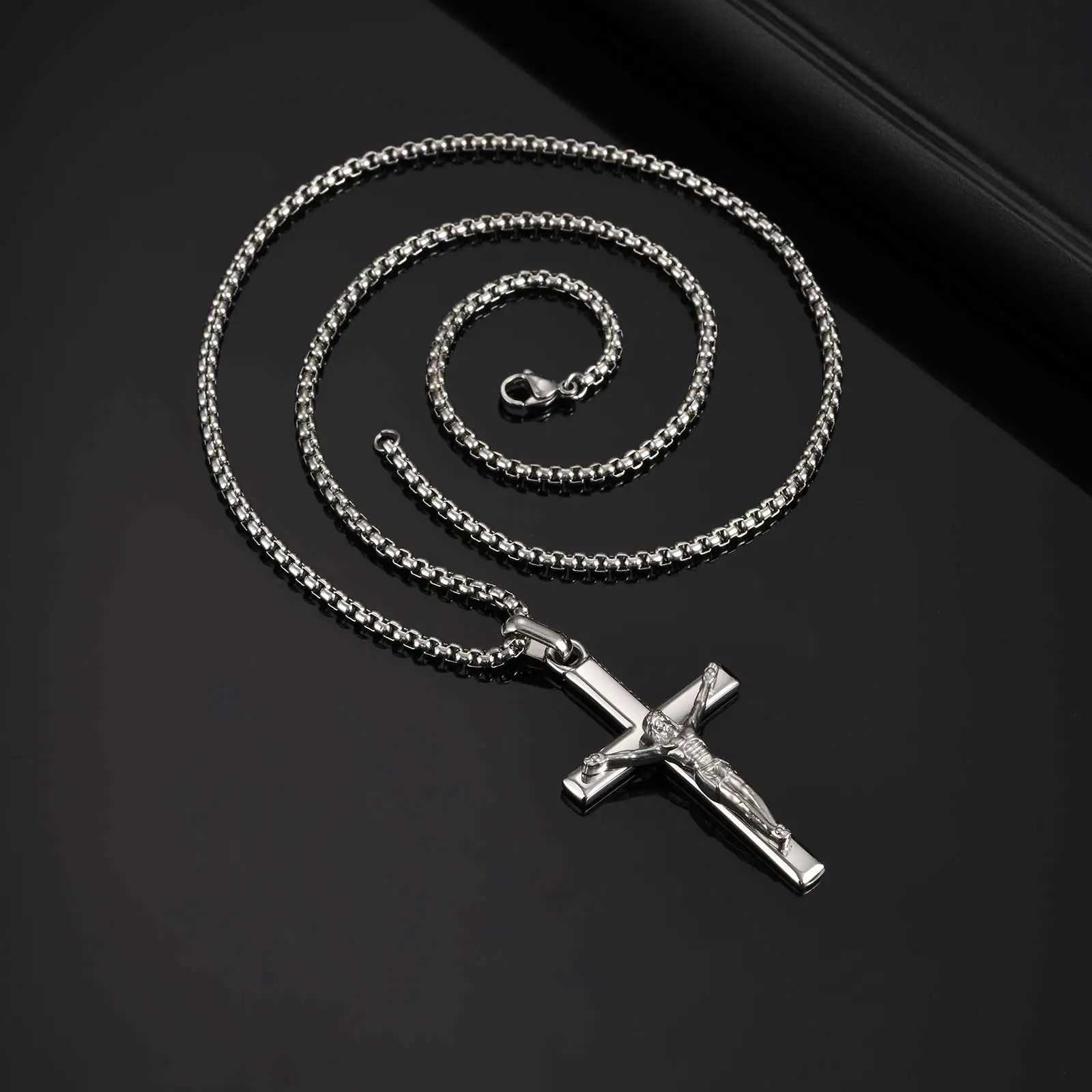 Vnox Classic Cross Pendant Necklace Stainless Steel Holy Jesus Cross Pendant Catholic Gift For MenXJ251104