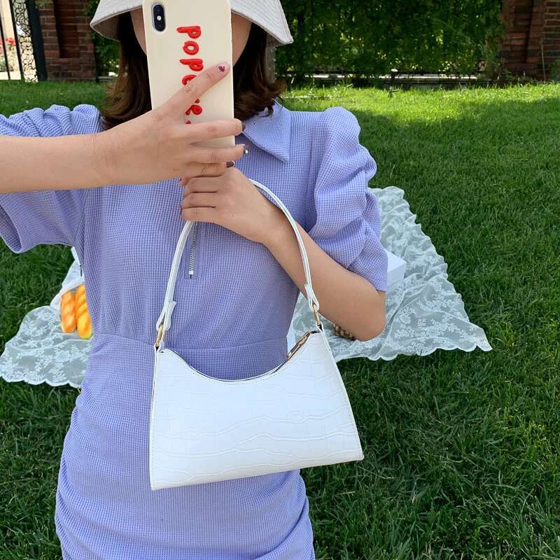 2025 Fashion Women's Handbag Retro Casual Handbag Shoulder Bag Designer Women's Leather Solid Color Chain Handbag2