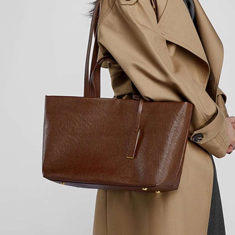 Women's Bags Toptrends Cow Genuine Leather Large Underarm Shoulder Bags For Women 2025 Designer Trapeze Tote Shopping Ladies Handbags