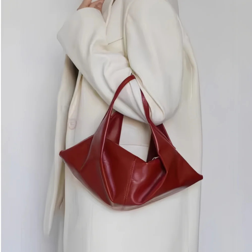 Vintage Red Bull Horn Bag Oil Wax Soft Leather Light Handbag Ten Font Garbage Bag 250402