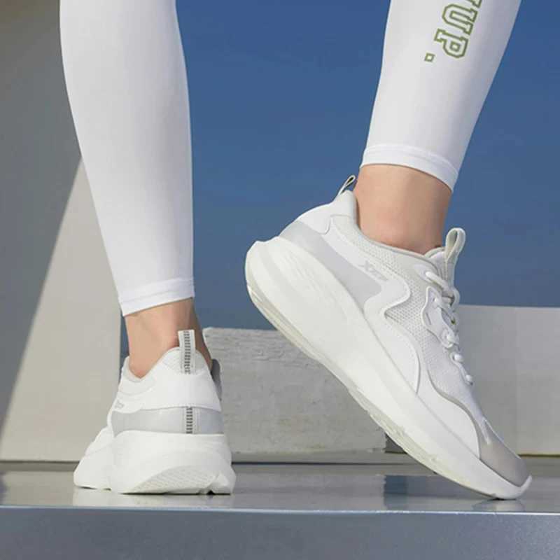 Xtep Xingyun Womens Running Shoes 2020 Autumn Shock Absorbent Womens Sports Shoes Lightweight Casual Shoes 878118110031 Z250403