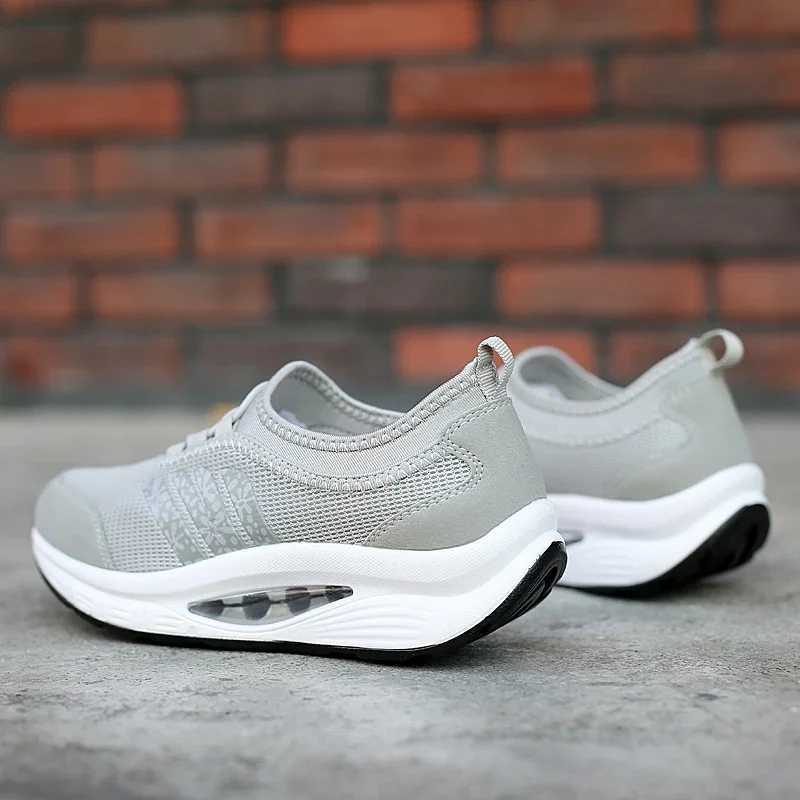 2024 new womens Loafers fashionable striped casual shoes with increased height comfortable and breathable walking sports shoes casual sports shoes Z25