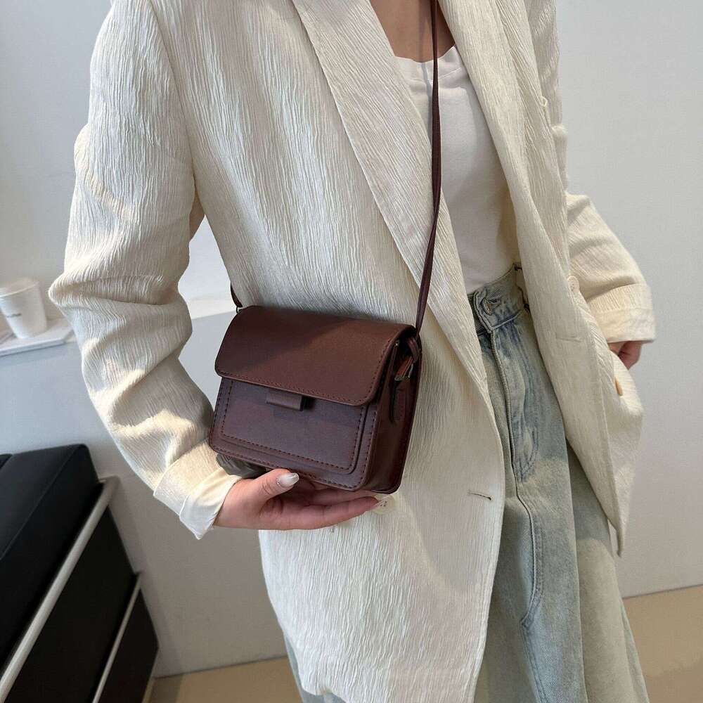 Small Bag Spring 2024 Leisure New Western Style Women's Simple and Fashionable temperament Single shoulder Beautiful crossbody bag