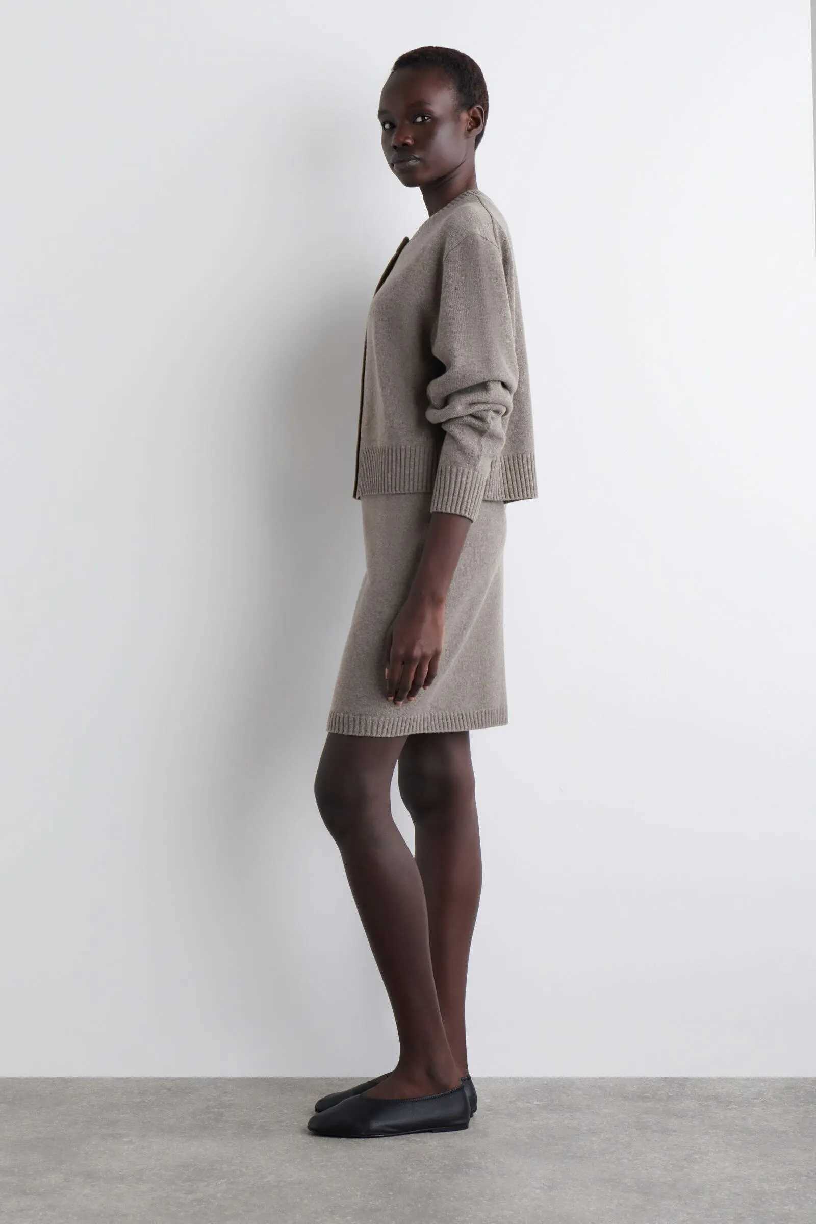 Ethereal MD 2025 cos autumn new style of Ladies casual and fashionable standard style blended grey knitted cardigan J251103