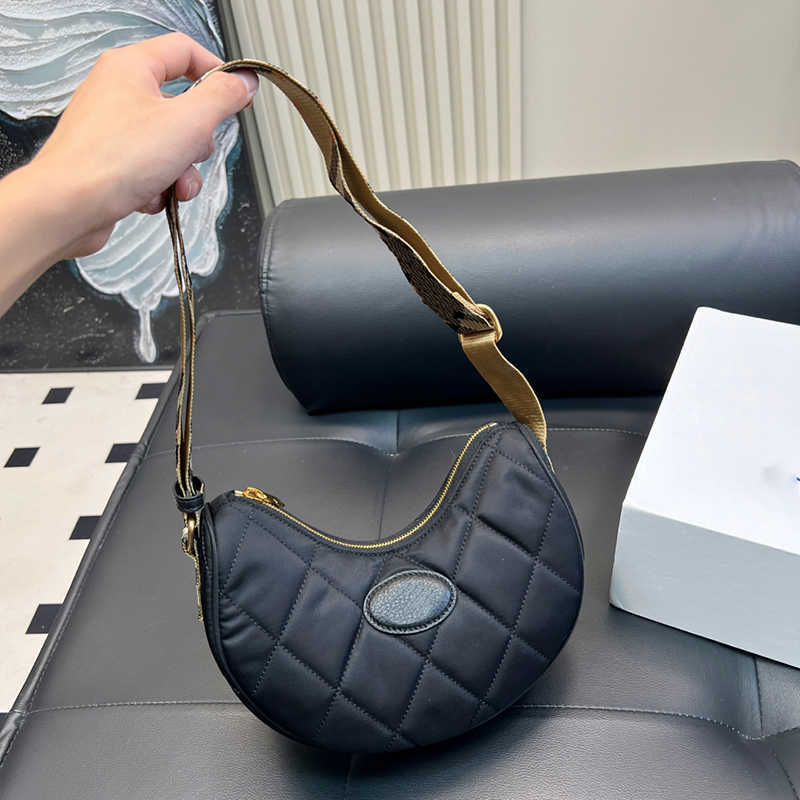 vintage underarm bags luxuty designer totes handbag Plaid shoulder bags for women classic fashion lady half moon bag purses 251104