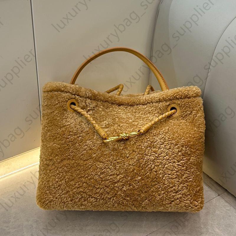 Handbag Lamb Wool Tote Bag Large Handbag Shoulder Bag Women Bag Black Shopping Bag Sac De Luxe Plain Color Hardware Buckle Plain Color Bolso De Diseno Cross Body Bag