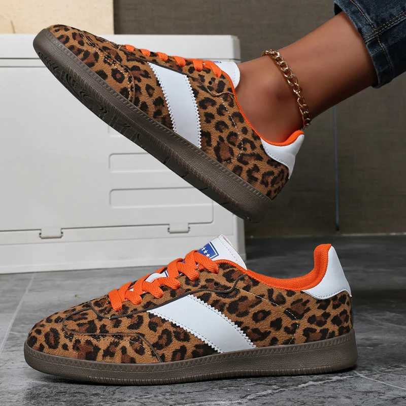 Retro Leopard Shoes Woman Flat Shoes Low Cut Comfortable Womens Trainers Outdoor Lace-up Walking Sneakers Womens Running Shoes X251104