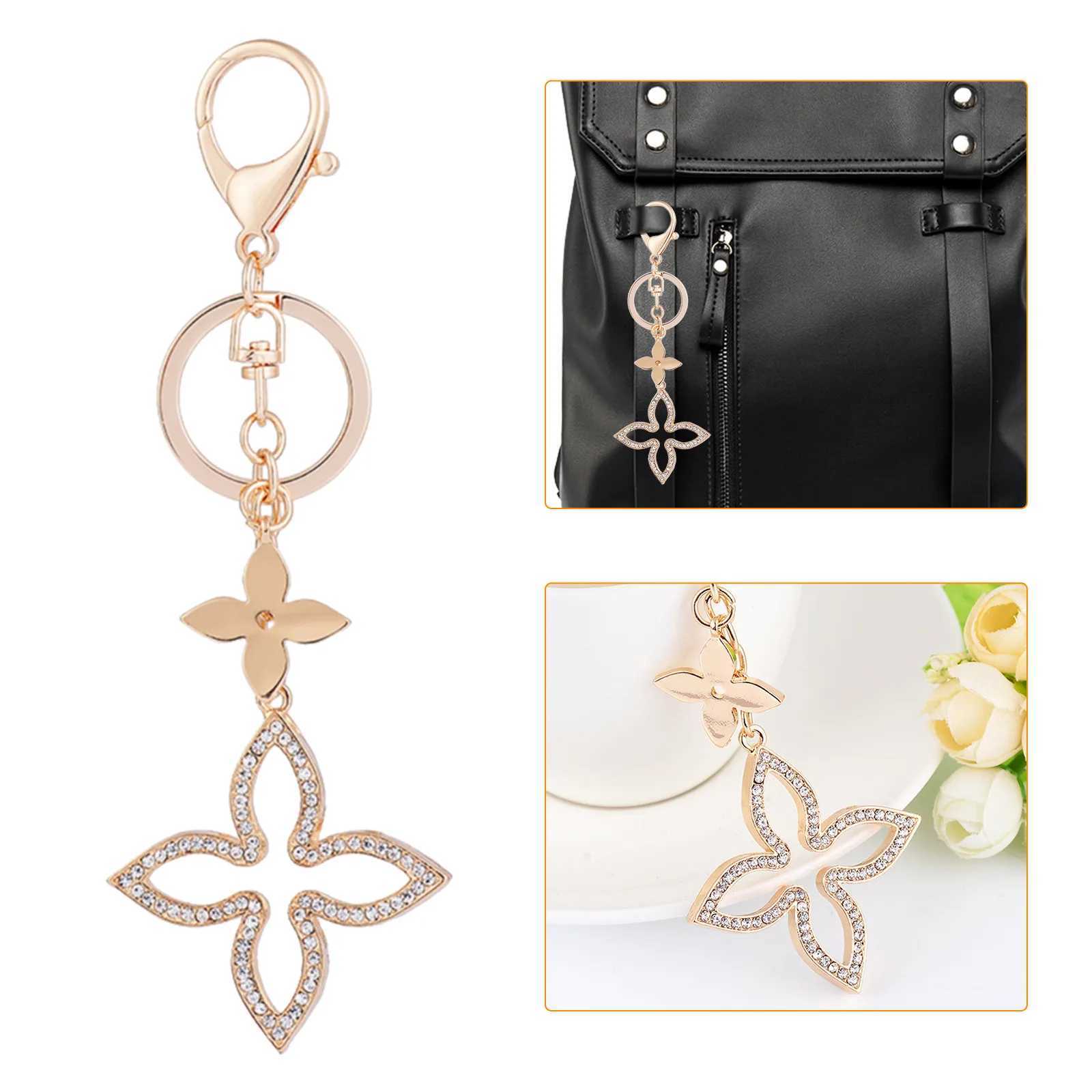 Creative Four-Leaf Clovear Car Keychain Pendant Fashion Beauty Bag Hanging Home Decoration Accessories 1pcs C251104