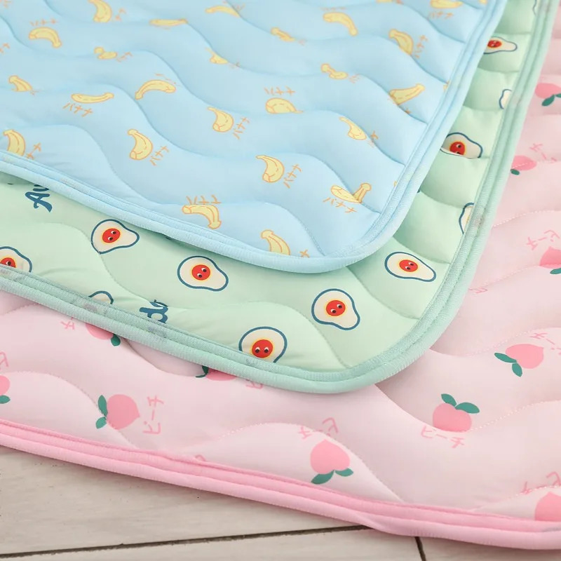Summer pet mat Cool pet mat Cool cat and dog sofa mat cool ice silk cool breathable pet mat dog ice mat 250402