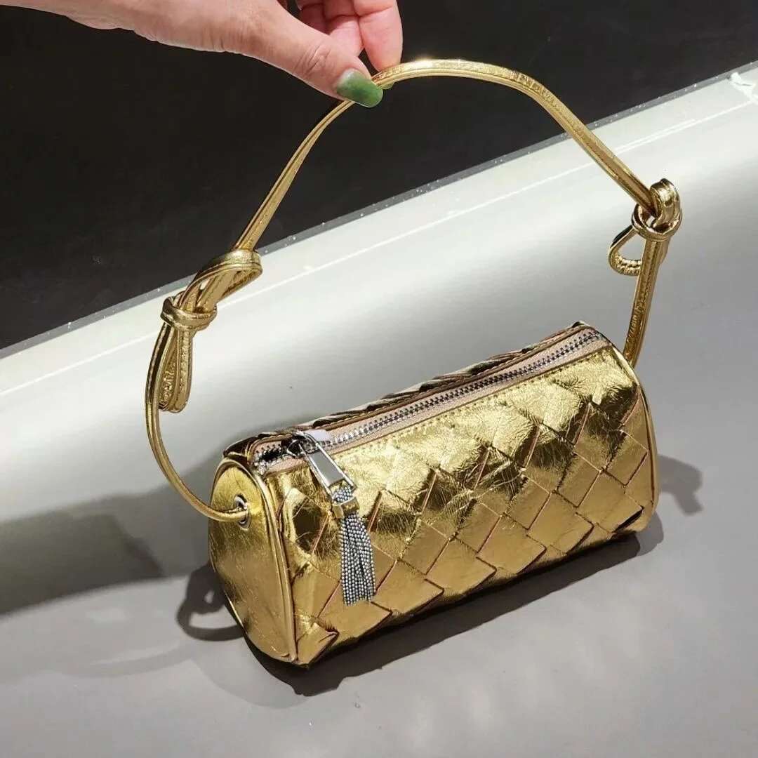 Nicheversatile New Women's Crossbody Bag Handwoven Top Layer Cow Leather Single Shoulder Sier Color Versatile Style For Women