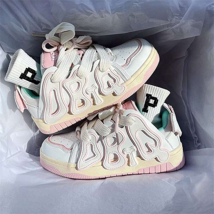 Women's board women's autumn 2023 new sports leisure letter shoes, versatile and niche design, white shoes