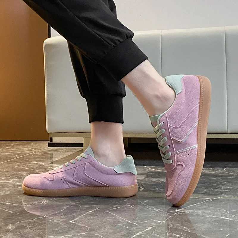 designer artificial suede womens sports shoes flat casual running shoes classic and fashionable womens shoes spring/summer 2025 Z250403