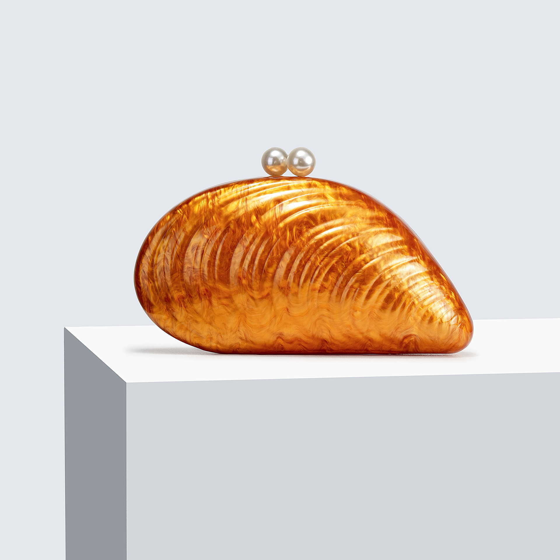 Womens New Single Shoulder Diagonal Cross Bag Shaped Shell Acrylic Bag Fashion Wedding Banquet Handbag