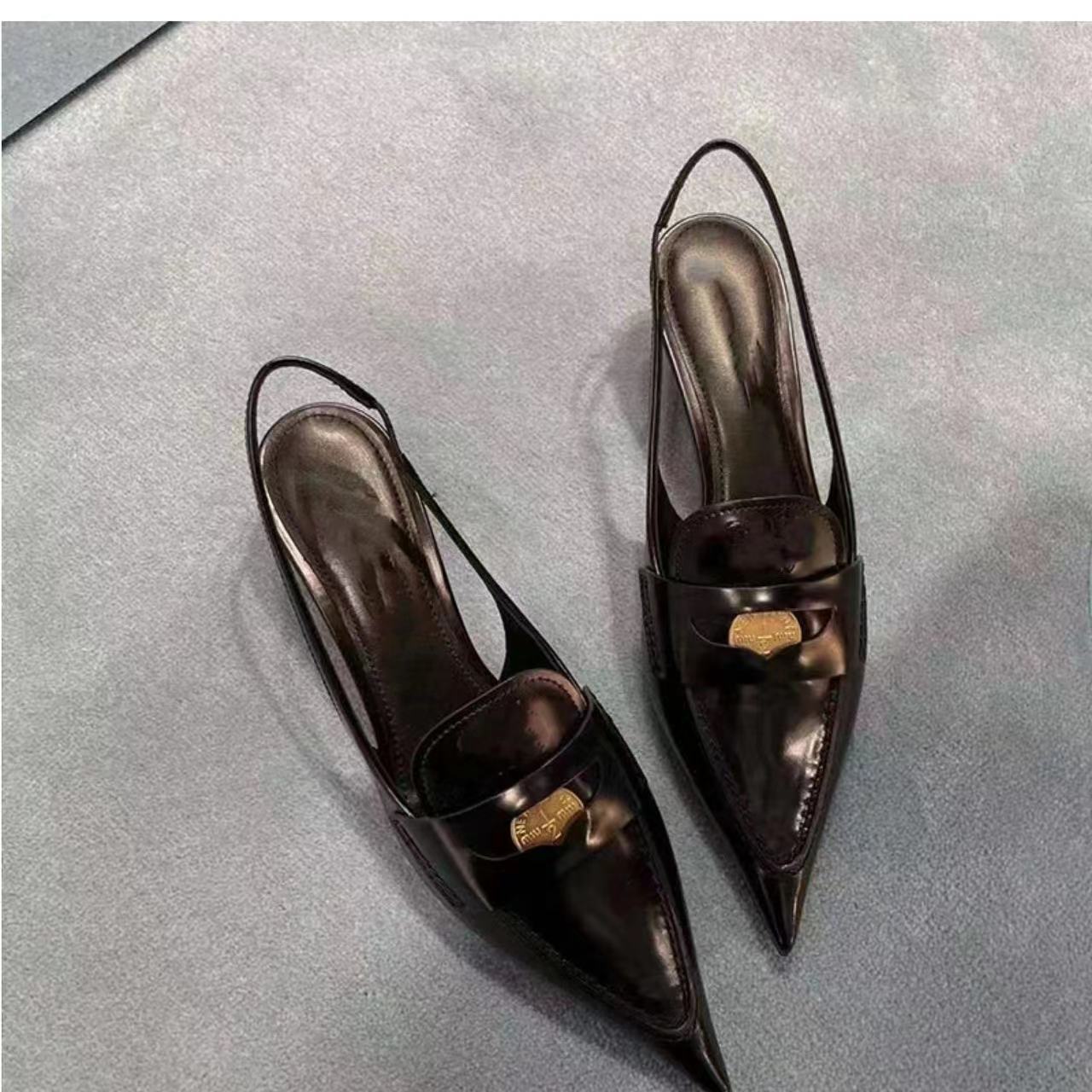 designer shoes 2025 Women's gold coin pointed-toe cat high-heeled sandals runway style closed-toe shallow-mouthed high heels French retro single 