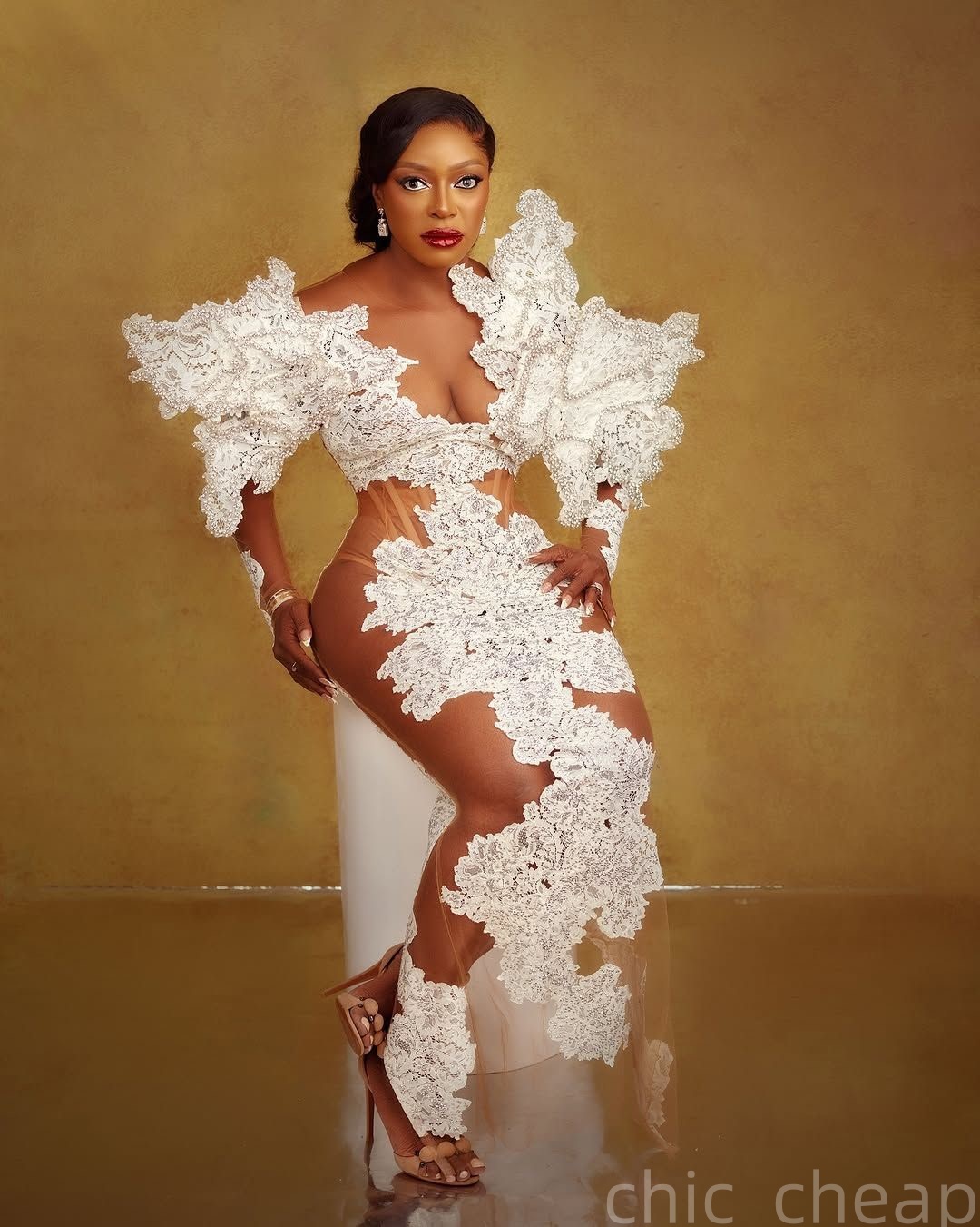 2025 Arabic Aso Ebi Plus Size Ivory Sheath Beach Summer Wedding Dress Floral Lace Beaded Ankle Length Vintage Bridal Gowns Dresses ZJ0557