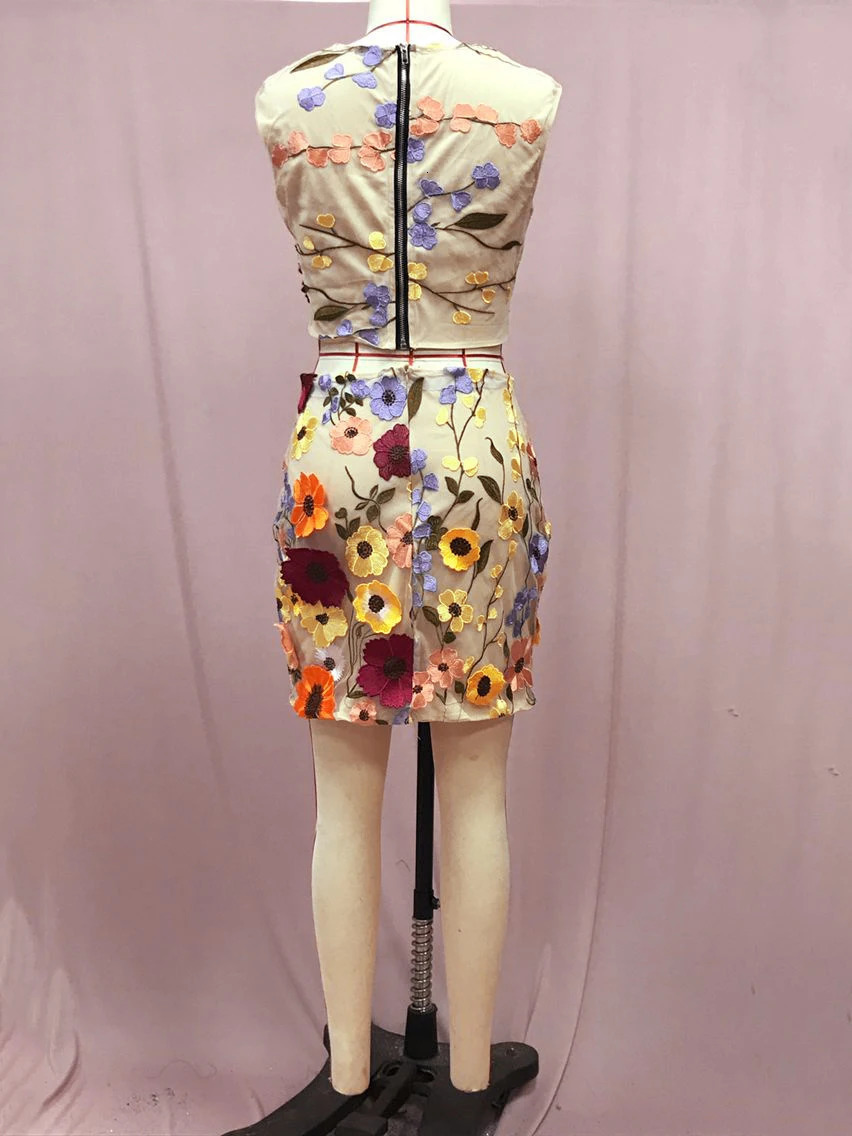 Elegant Embroidery Hook Flower Hollow Two Piece Set Spring Women Sleeveless Short TopHigh Waist Hip Hugging Skirt Autumn Outfit 250403