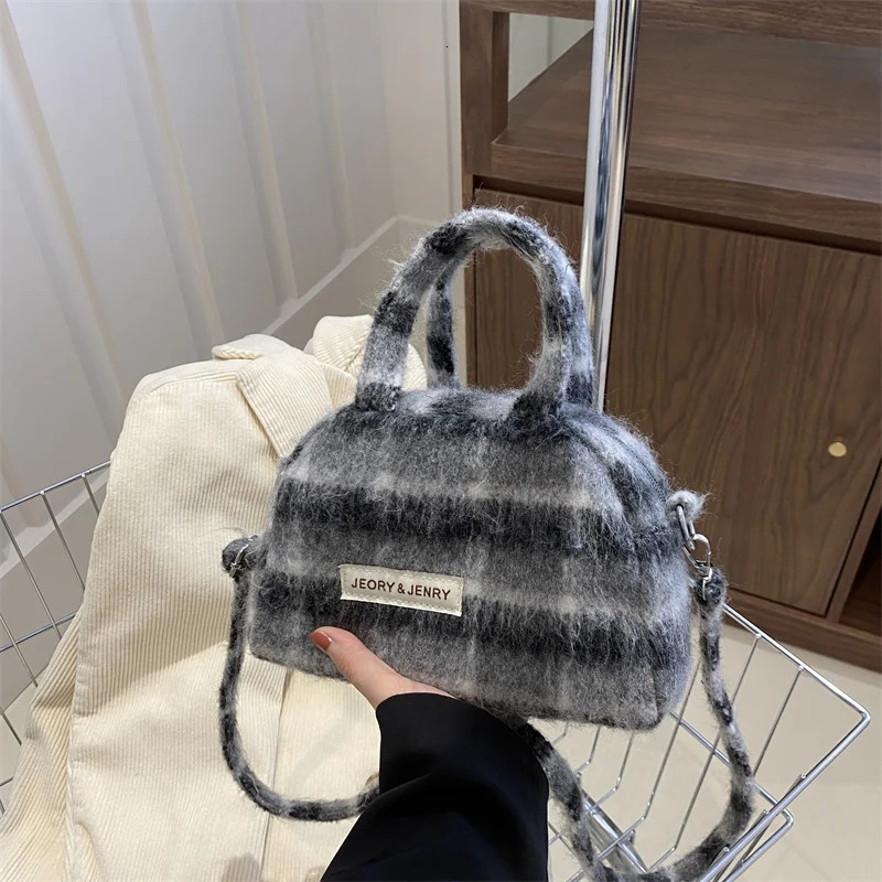 Fashion Retro Plush Plaid Womens Shoulder Bag Casual Retro Ladies Woolen Crossbody Bags Female Change Purse Tote Handbags251104ww