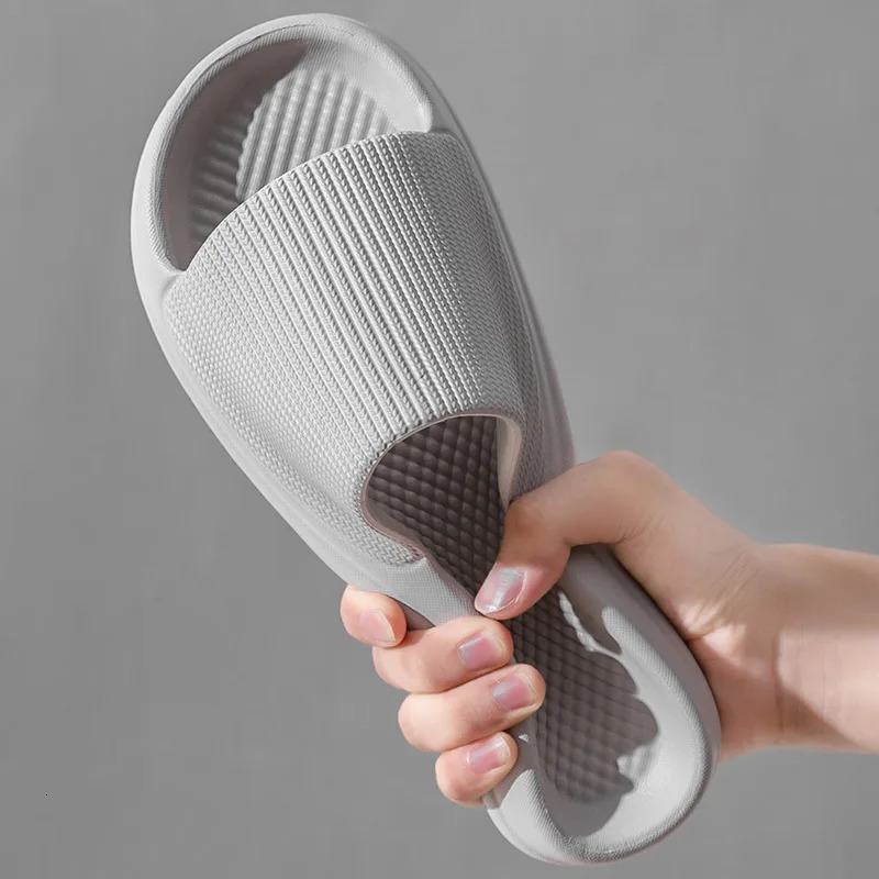 Big Size 47 48 Men Slippers Light EVA Soft Sole Comfort Casual Shoes Home Bathroom Anti-Slip Flip-Flops Summer Beach Sandals 250402