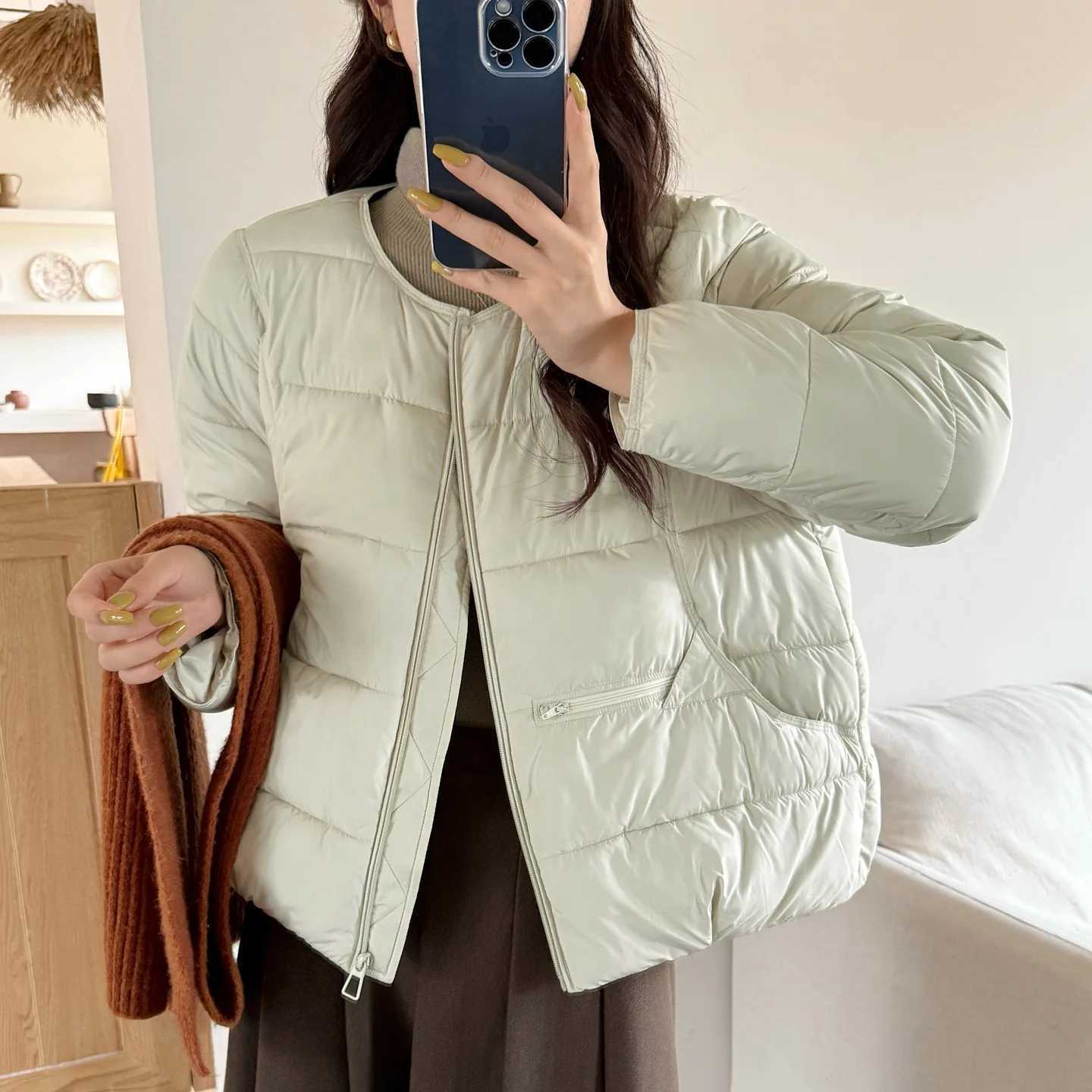 Down and Cotton Jacket Womens Winter New Fashionable Round Neck Loose Small Fragrance Style Warm and Lightweight Short Jacket J251104