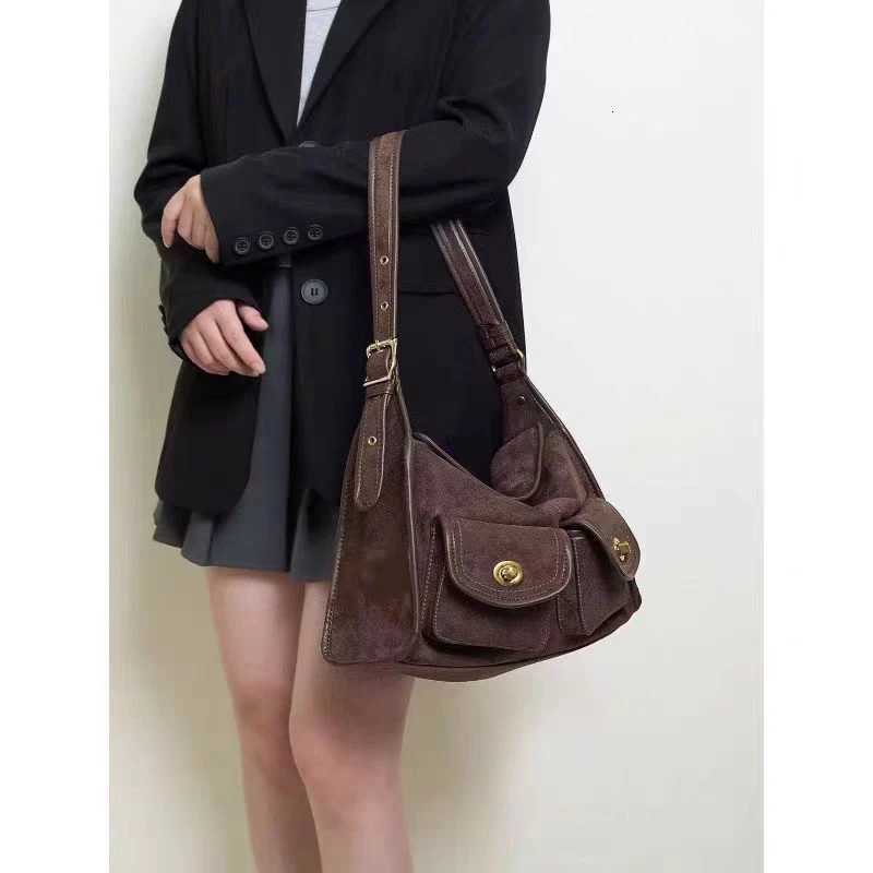 Faux Frosted Velvet Tote Bag For Women Multi-pocket Shoulder Bag Casual Wide Strap Commuter Messenger Bag Fashion Underarm Purse X251104